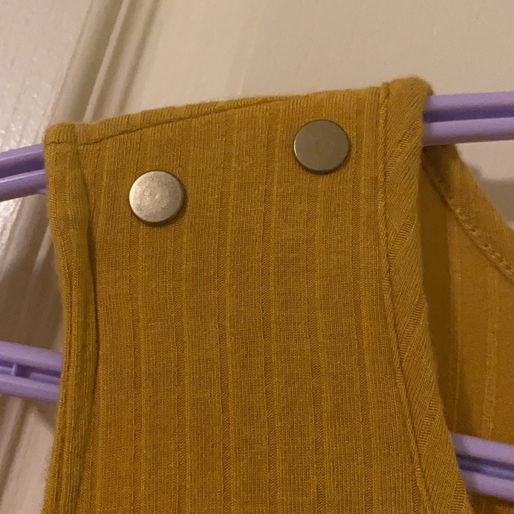 NEVER WORN BEFORE jones tank - Picture 2 of 3